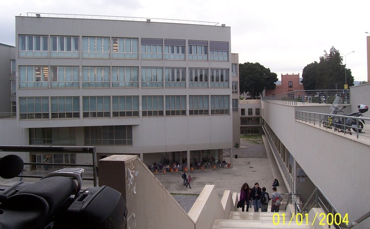 Edificio principale. Wikipedia