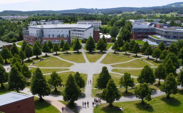 Campus. Wikipedia